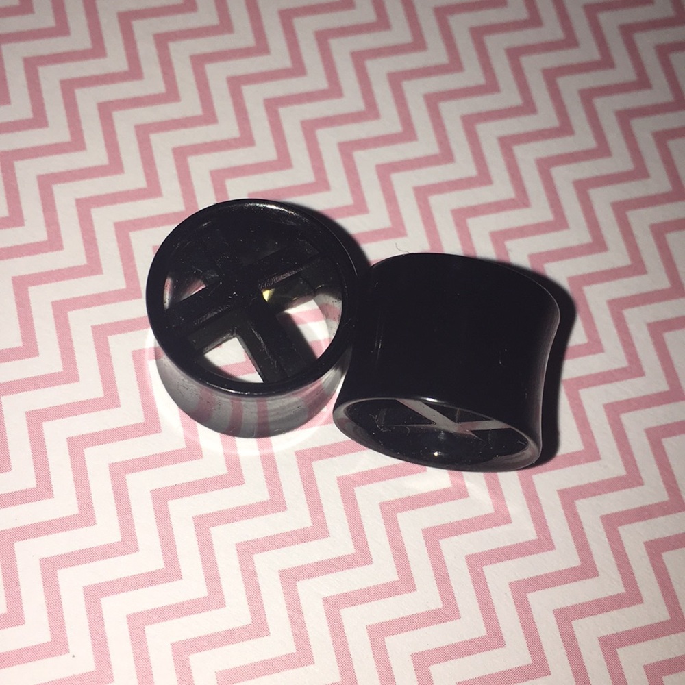 Metal Cross Tunnels 9/16